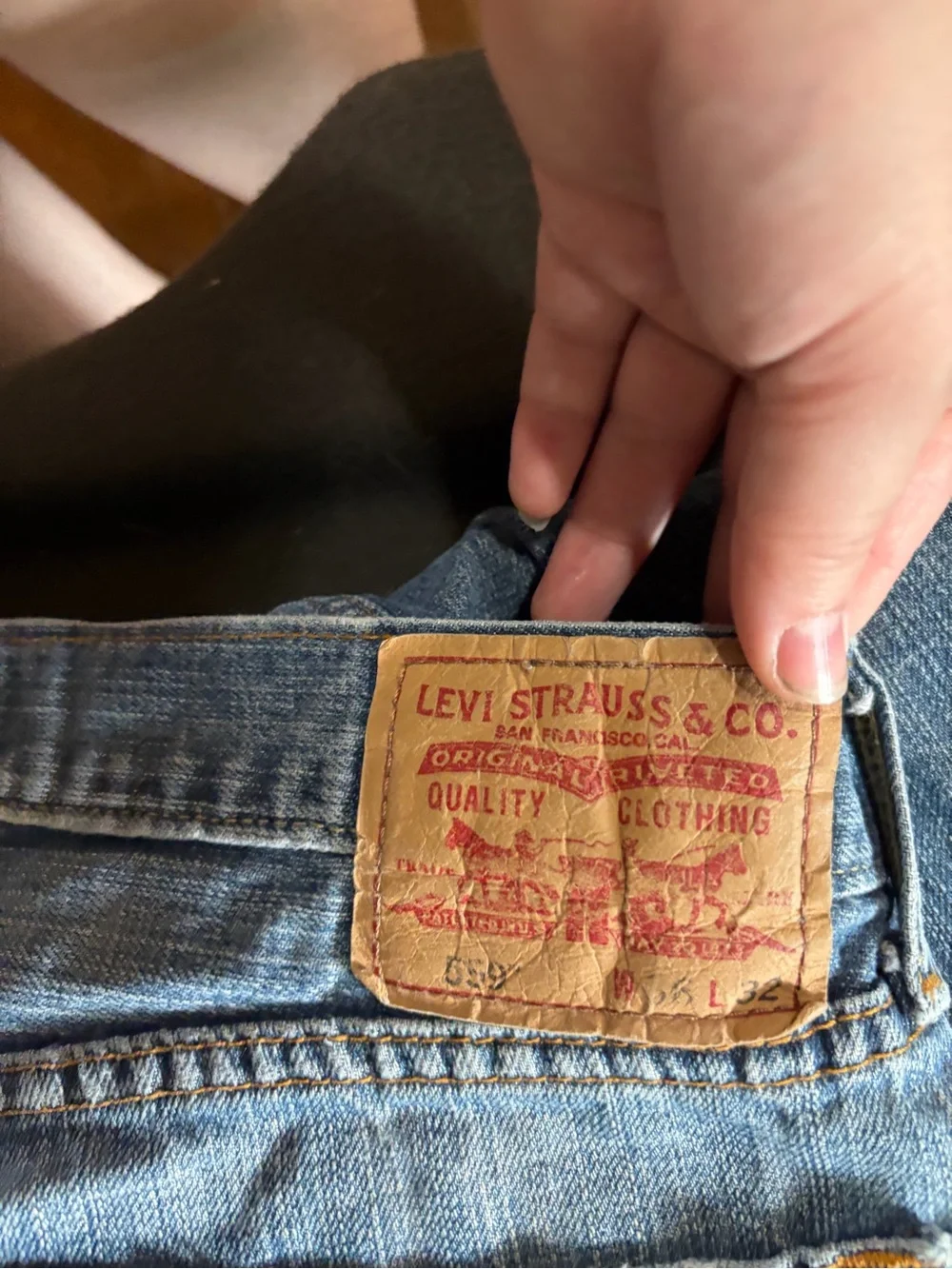 Levi's Men's Medium Blue Relaxed Fit Jeans